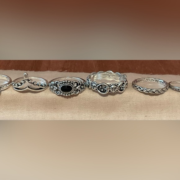 Set of 8 Finger Rings, BN - Picture 3 of 4